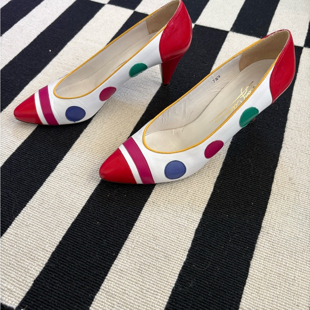 Vintage White Leather Pointed Pumps with Red Accents and Multicolor Dots - Picture 3 of 6